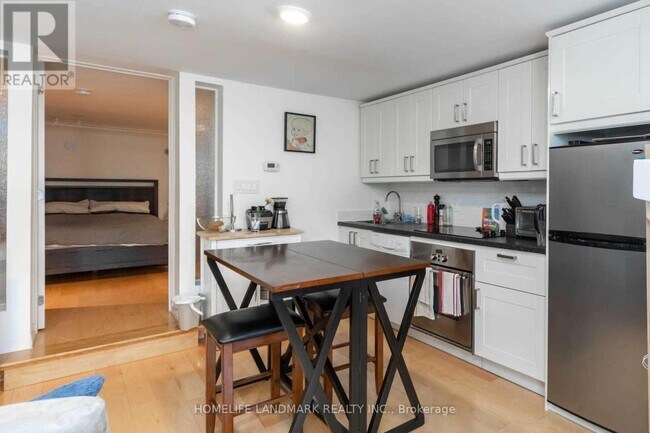Building Photo - 105 Chatsworth Dr