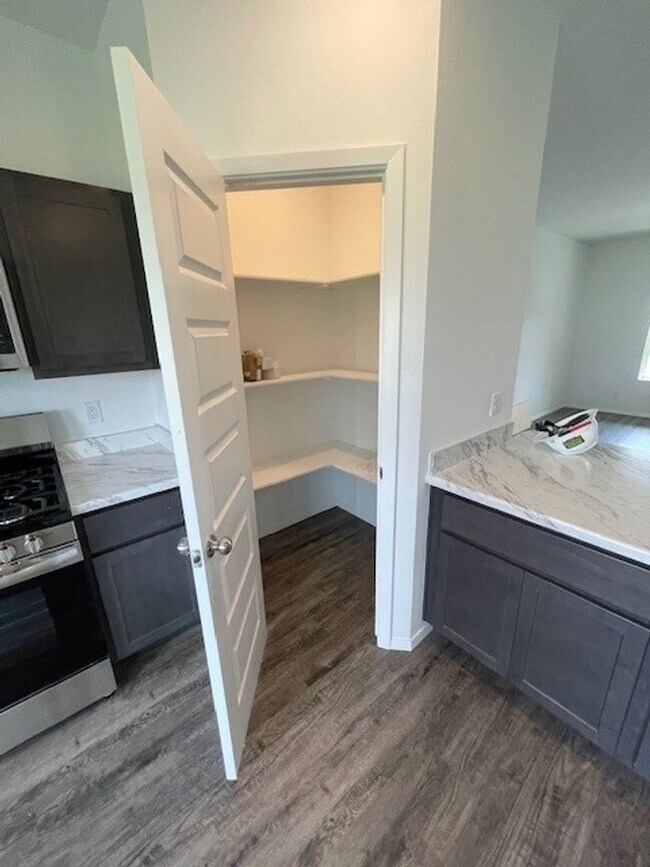 Building Photo - Beautiful new 4 bedroom in Bixby