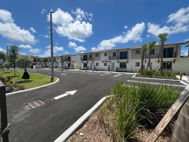 Foto del edificio - 199 Redland Rd