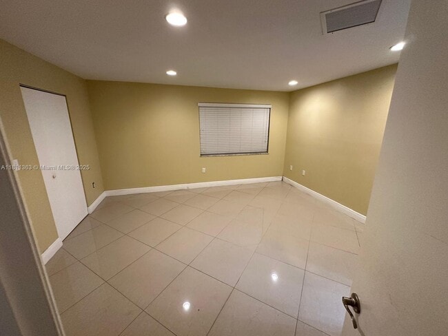 Foto del edificio - 10245 NW 9th St Cir