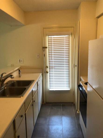 Foto del edificio - 6784 Quail Hollow Ct