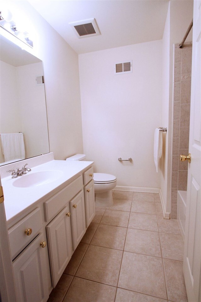 Building Photo - 38 Rosewood Ct