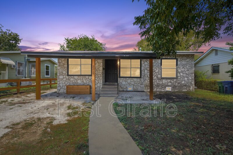 Foto principal - 2215 Hays St