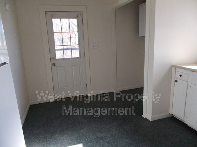 Foto del edificio - 317 Bair St