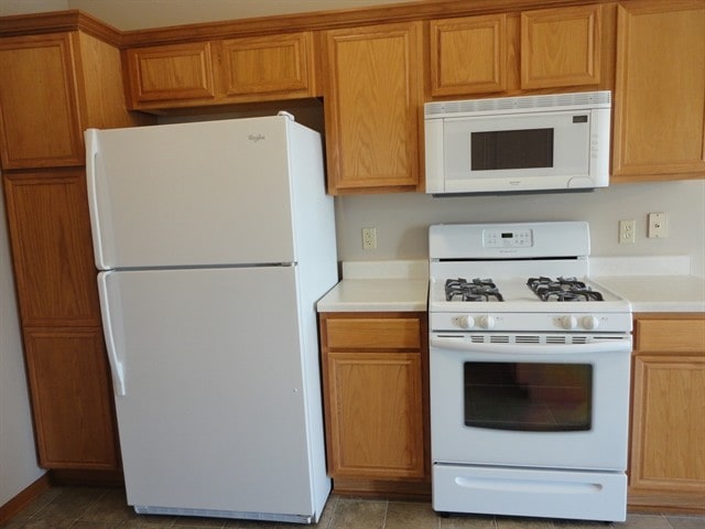 Building Photo - 2079 Charnwood Ct