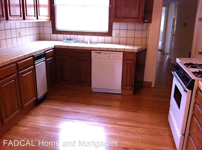 Foto del edificio - 2 br, 1 bath House - 130 Lawton Street