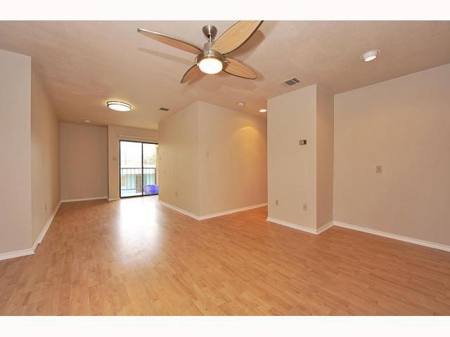 Living / dining area - 2409 Leon St