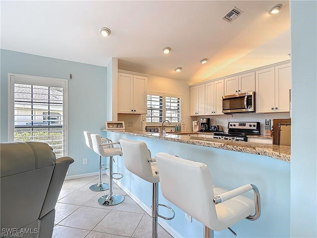 Foto principal - 1342 Park Lake Dr