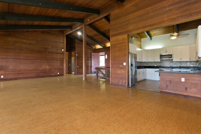 Foto del edificio - 2380 Round Top Dr