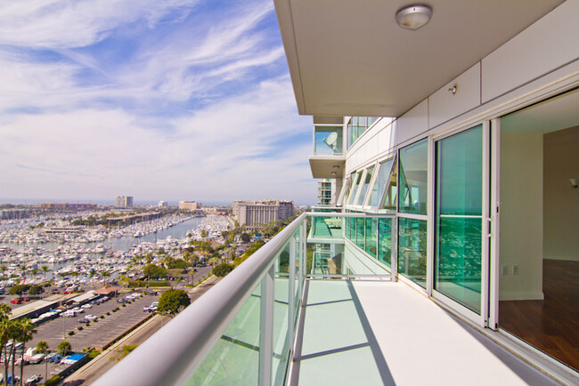 Foto del edificio - 13600 MARINA POINTE Dr