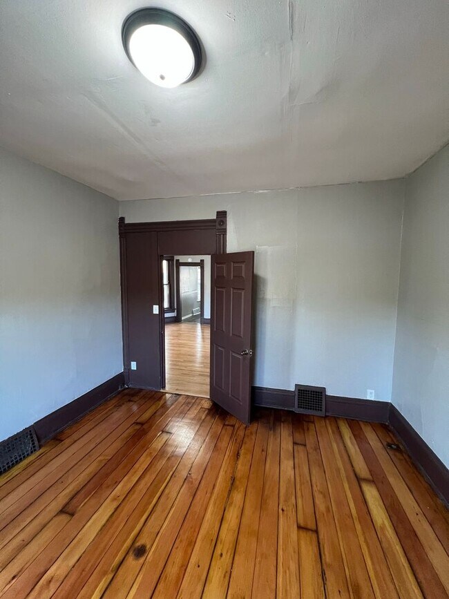 Foto del edificio - 2945-2947 N. 8th St. (ACE PROPERTY)