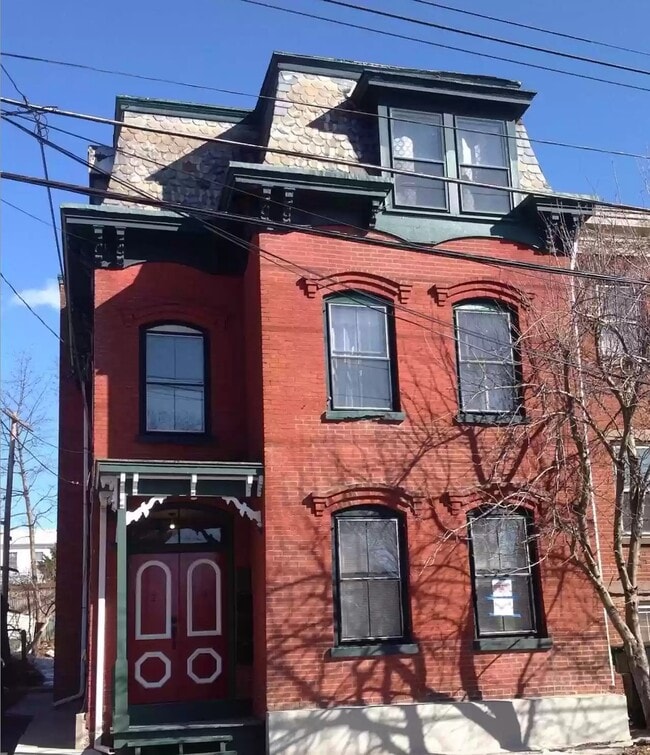 Building Photo - 29 N Bridge St
