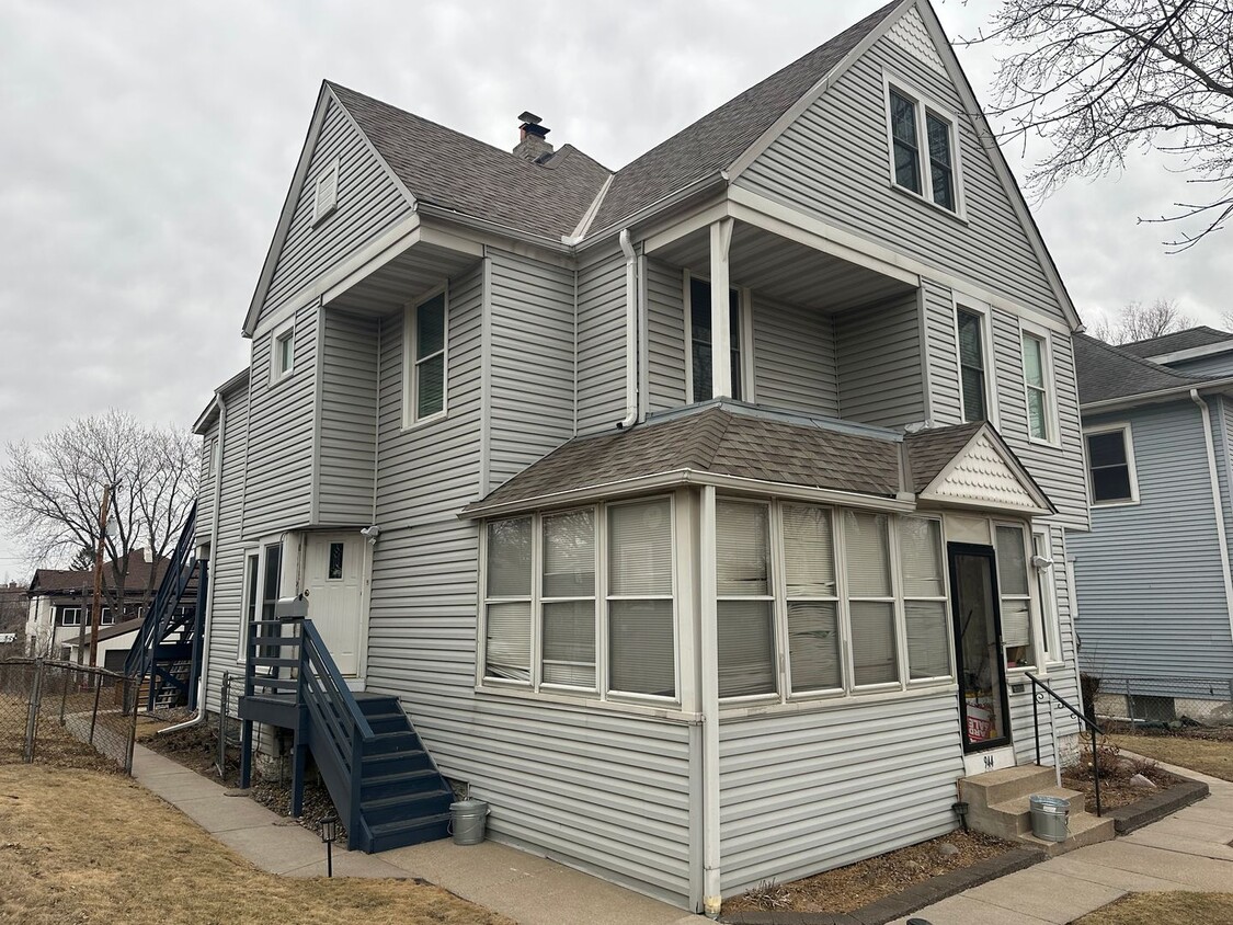 Primary Photo - 944 Cromwell Ave