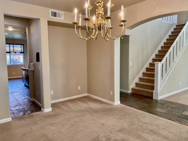 Foto del edificio - $2,950 Quail Lakes Gated Community & Pool ...