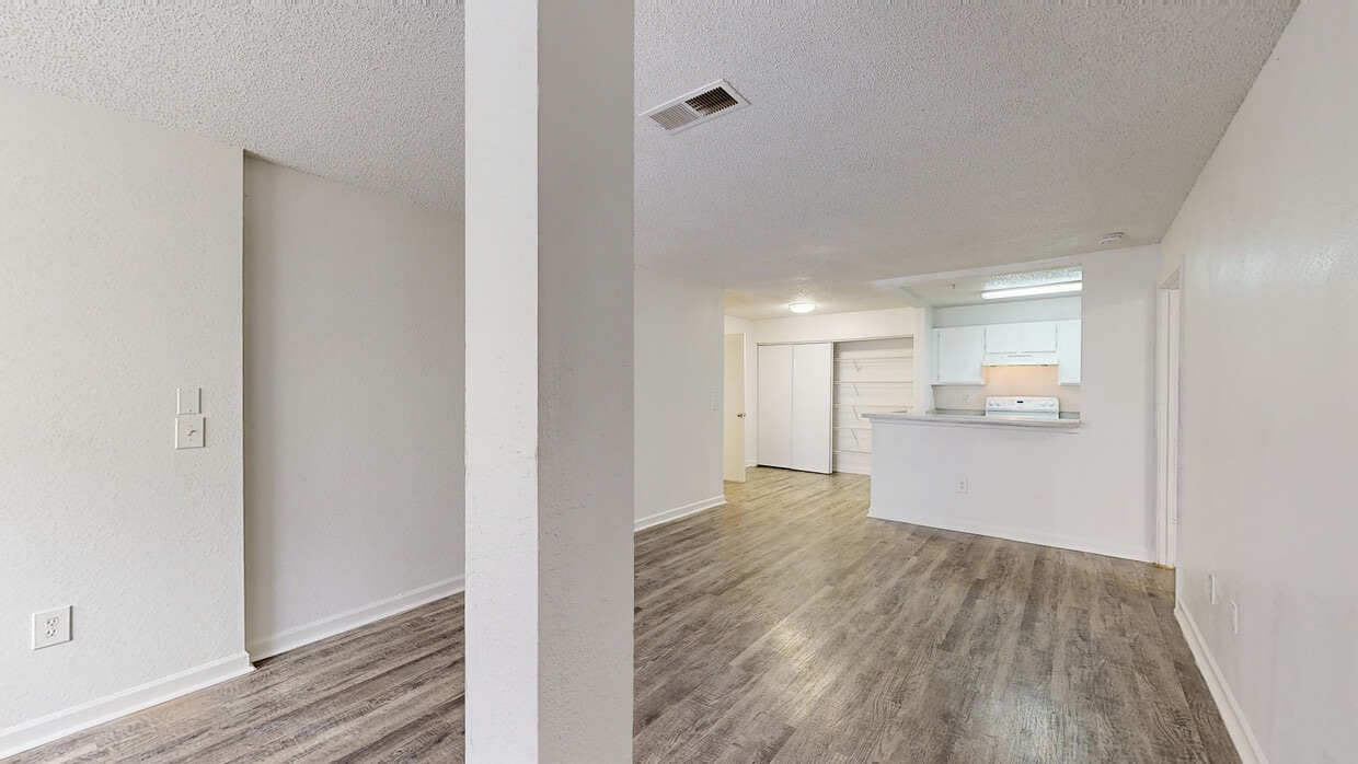 Photo - Eastlake Gardens Apartments