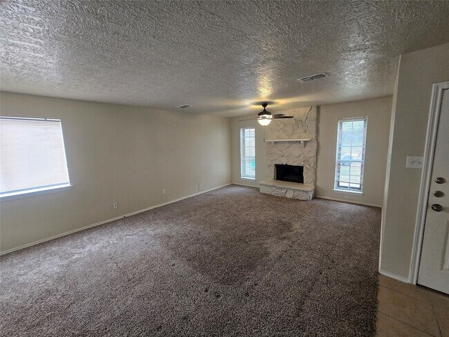 Building Photo - 19602 Cotton Creek Dr