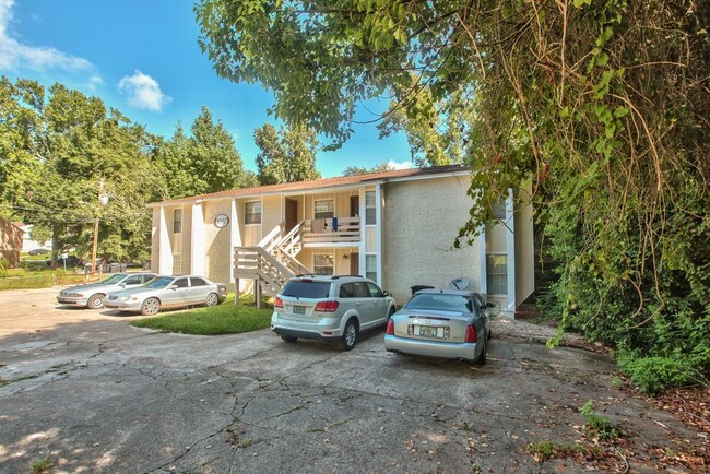 Building Photo - 1027 Crossing Brook Way