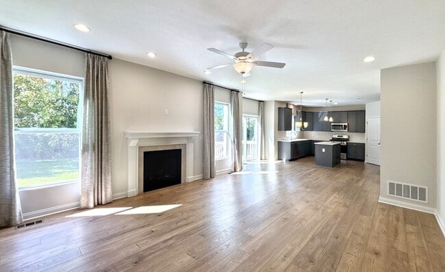 Building Photo - 6495 Drasco Dr