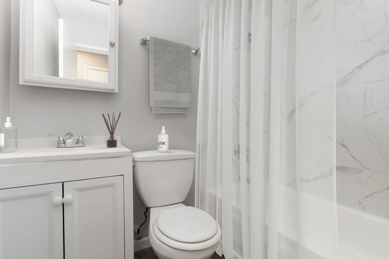 Foto del edificio - 113 E 77th St