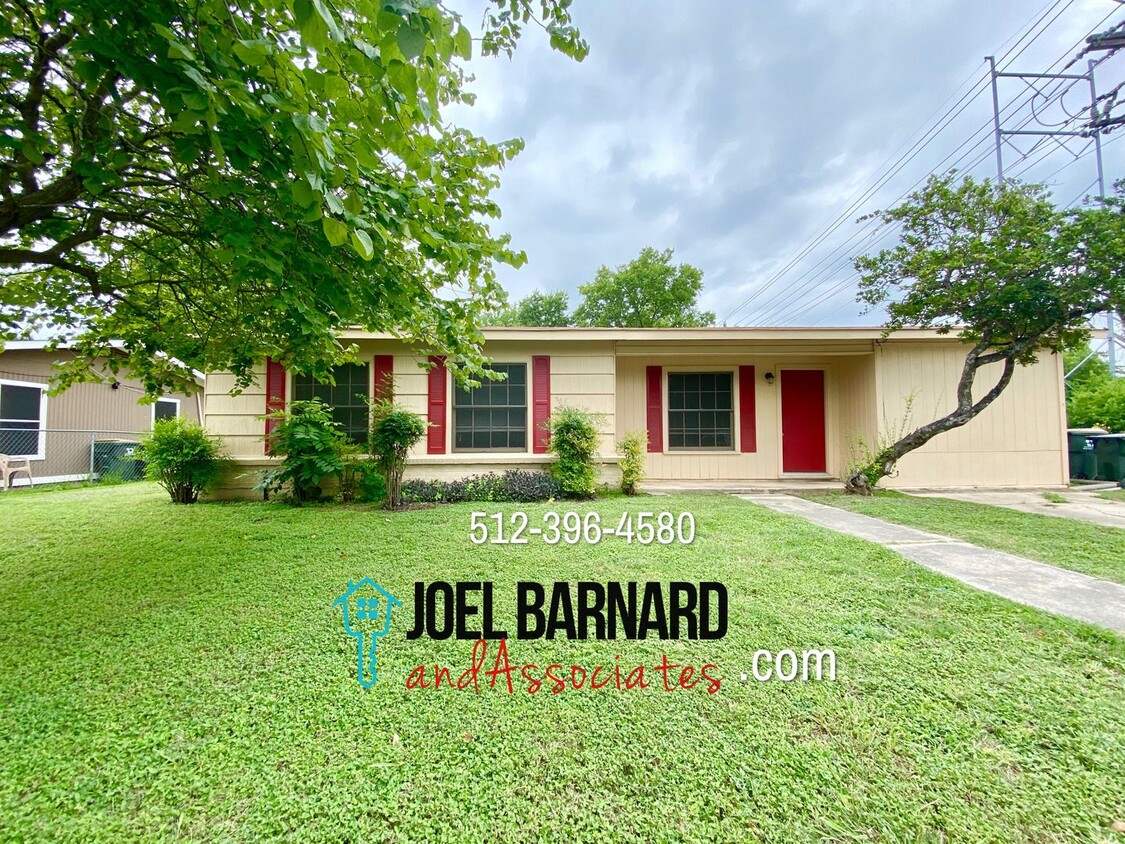 Primary Photo - Available June 29: 4 Bedroom Unit in Estab...