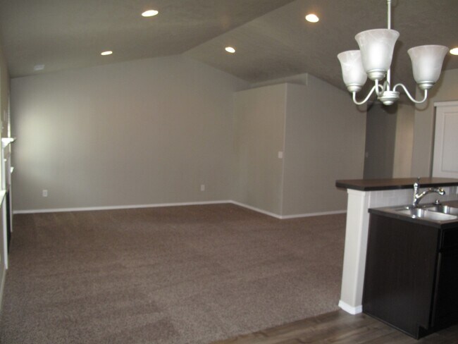 Foto del edificio - VILLAGE AT COLD SPRINGS