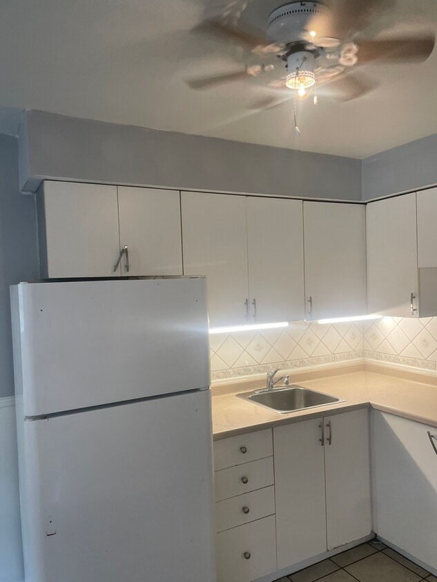 Primary Photo - 332 Guelph Line