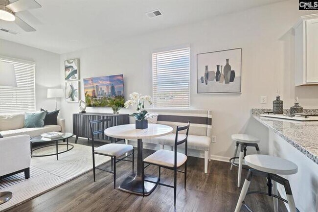 Foto del edificio - 445 Lady Liberty Wy