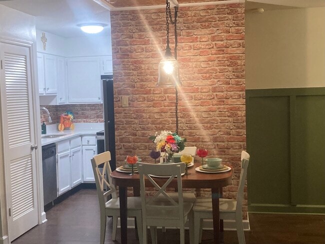 Foto del edificio - 109 N Main St