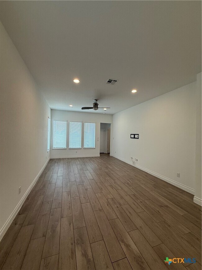 Foto del edificio - 259 Bodensee Pl