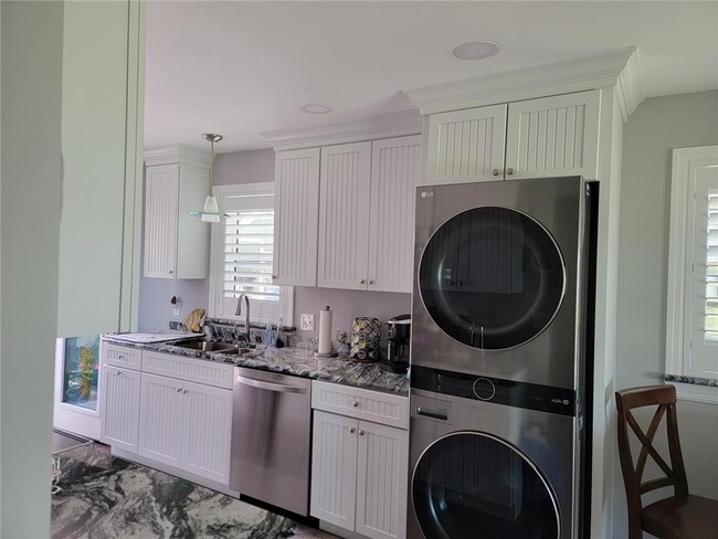 Foto del edificio - 315 Crescent Ct E