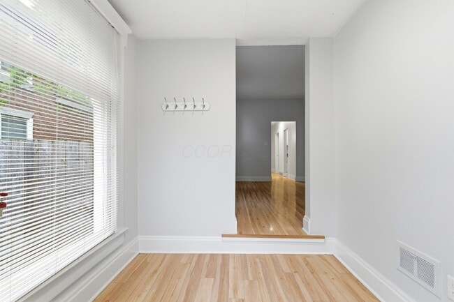 Building Photo - 19 E Mithoff St