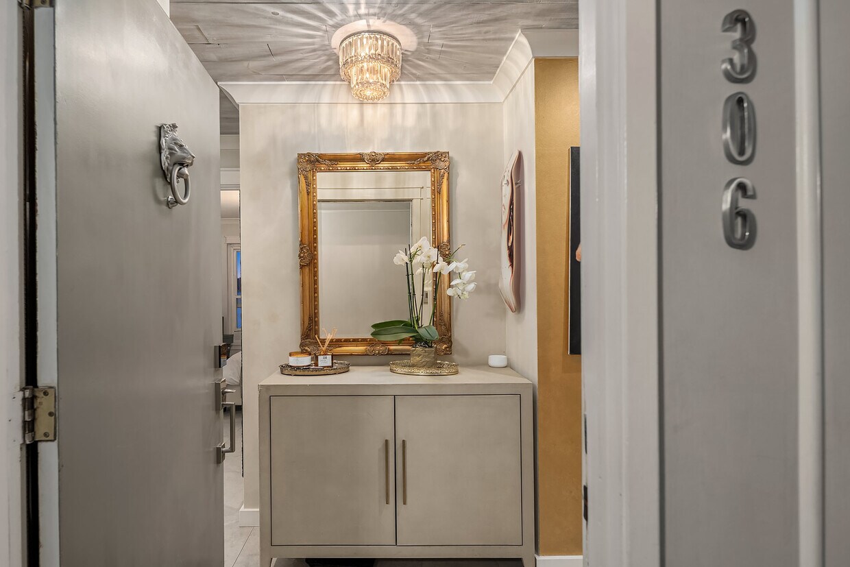 Foto principal - 6421 Lake Washington Blvd NE