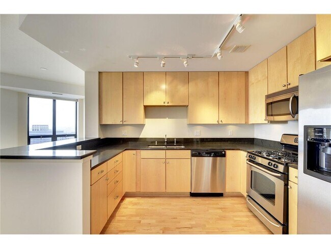 Building Photo - 100 3rd Ave S