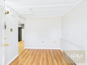 Building Photo - 607 W Broadway