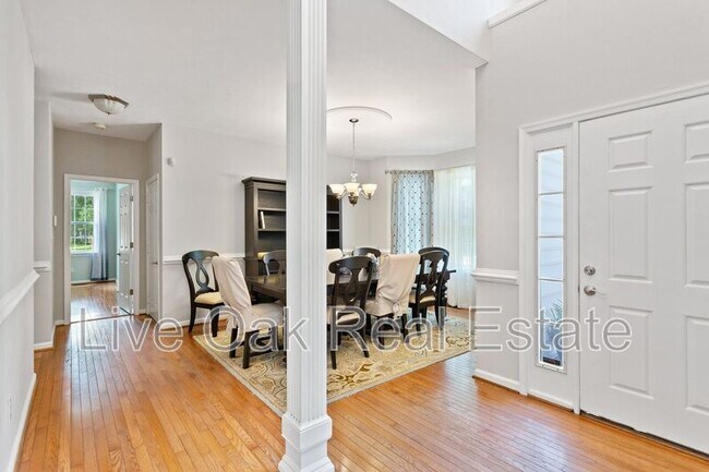 Foto del edificio - 4701 Harlequin Way