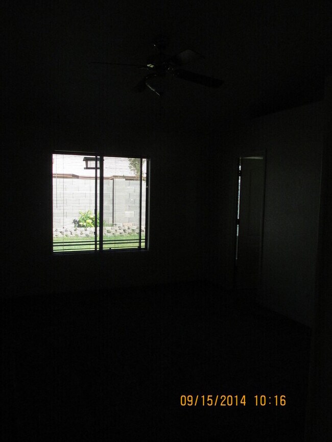 Building Photo - 2591 S Suncrest Dr