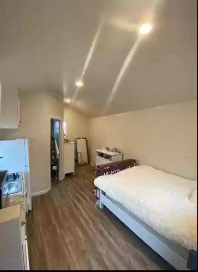 Foto del edificio - 2240 Elm Ave