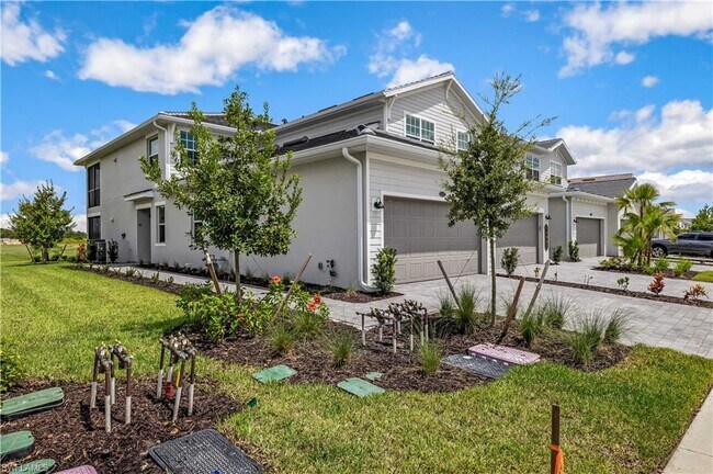 Foto del edificio - 15927 Grassland Ln