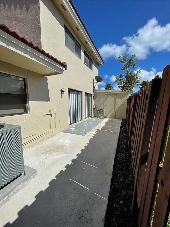 Building Photo - 6062 NW 170th Ln