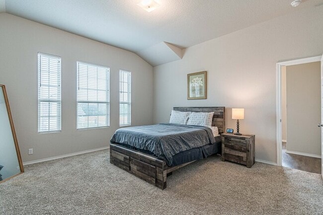 Building Photo - 9427 Somers Bend