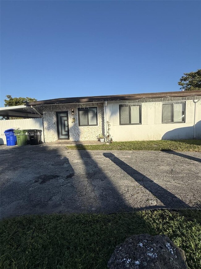 Foto del edificio - 3098 NW 20th Ct