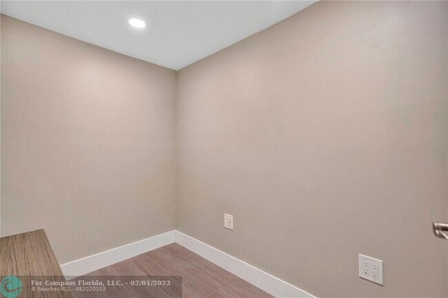 Foto del edificio - 3051 S Palm Aire Dr