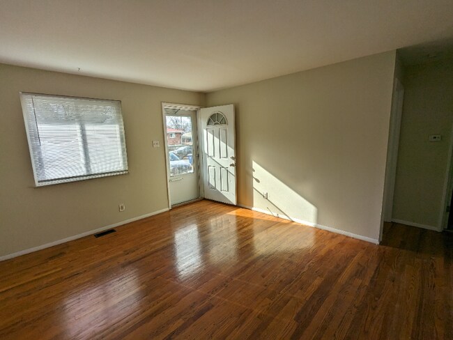 Building Photo - 10075 Douglas Ct