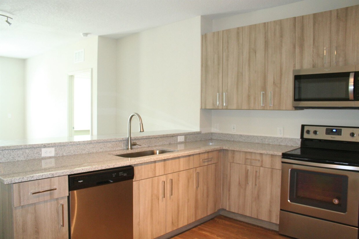 Foto principal - 253 North Orlando Avenue
