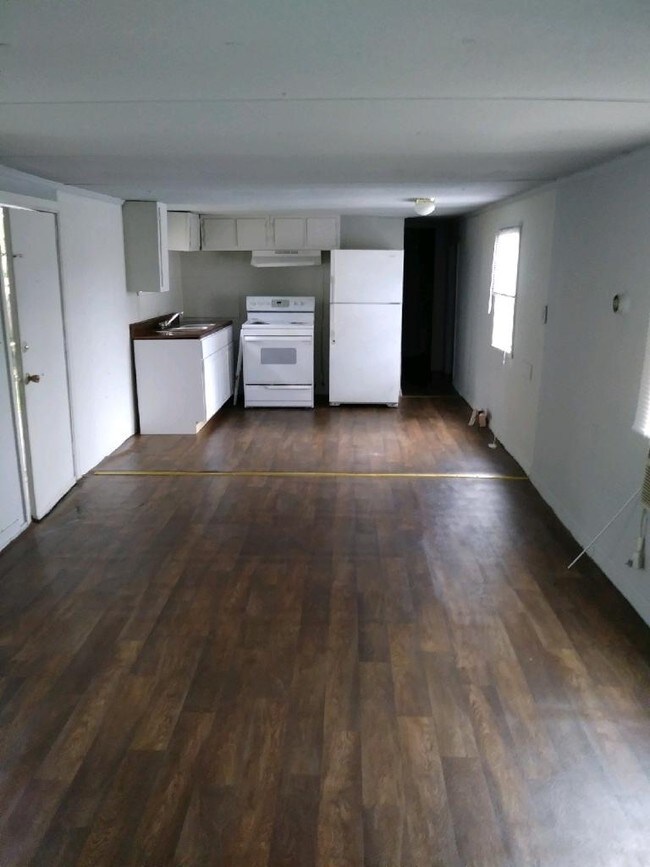 Building Photo - 22 Halstead Dr
