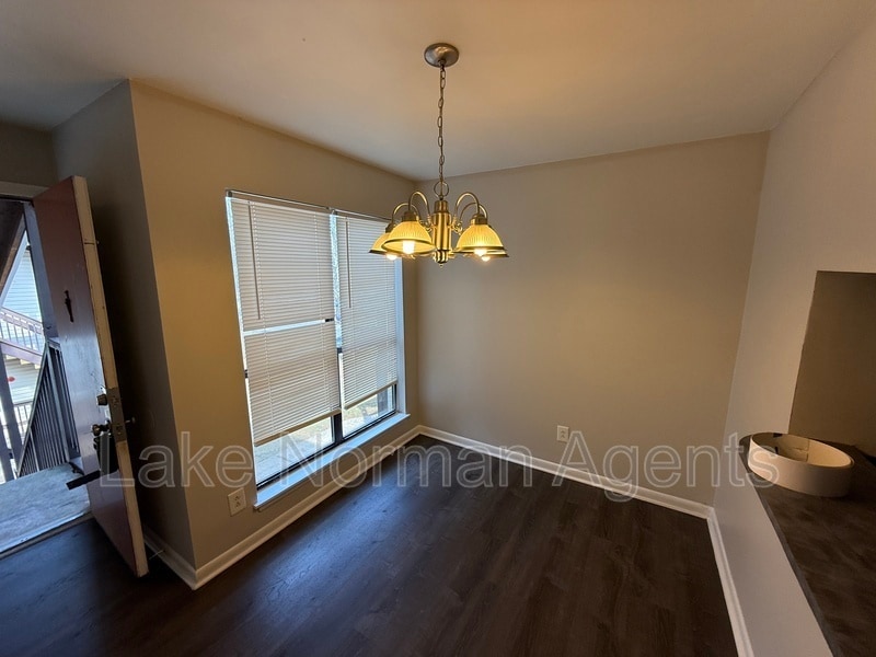 Building Photo - 4617 Sharon Chase Dr