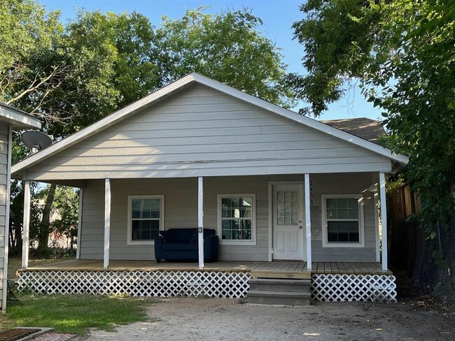 Building Photo - 3406 Coal St