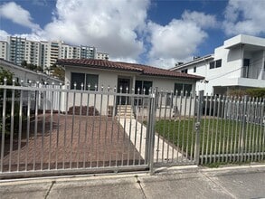 Building Photo - 2951 SW 23rd St