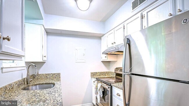 Foto del edificio - 4647B 28th Rd S