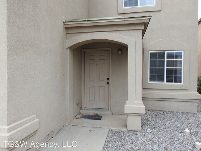 Building Photo - 4 br, 3 bath House - 611 Avanti St SW